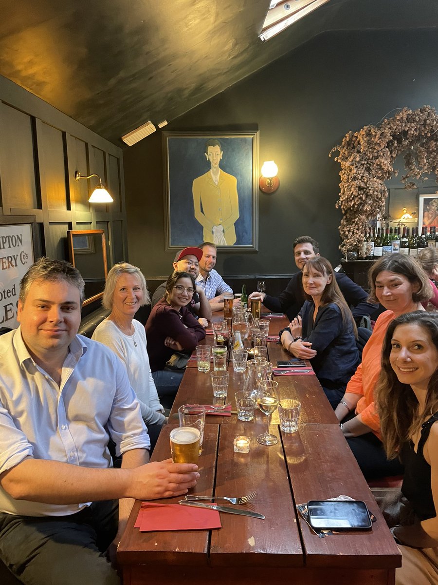 ExeterHandUnit's tweet image. What is better than some wrist plating sawbone and then dinner! Thanks to Acumed for supporting and Lenny the dog for being at dinner!  #handsurgery @BSSHand