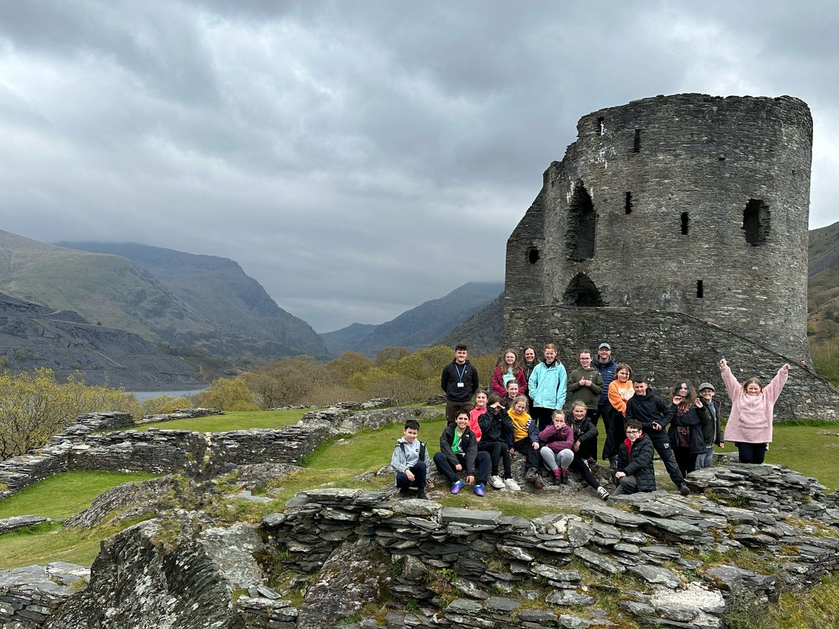 ysgolbroallta's tweet image. Rhan 2 o’r daith - Castell Dolbadarn 🏰 Part 2 of the trip - Castell Dolbadarn 🏴󠁧󠁢󠁷󠁬󠁳󠁿 #blwyddyn6 #pwllglo #cymru