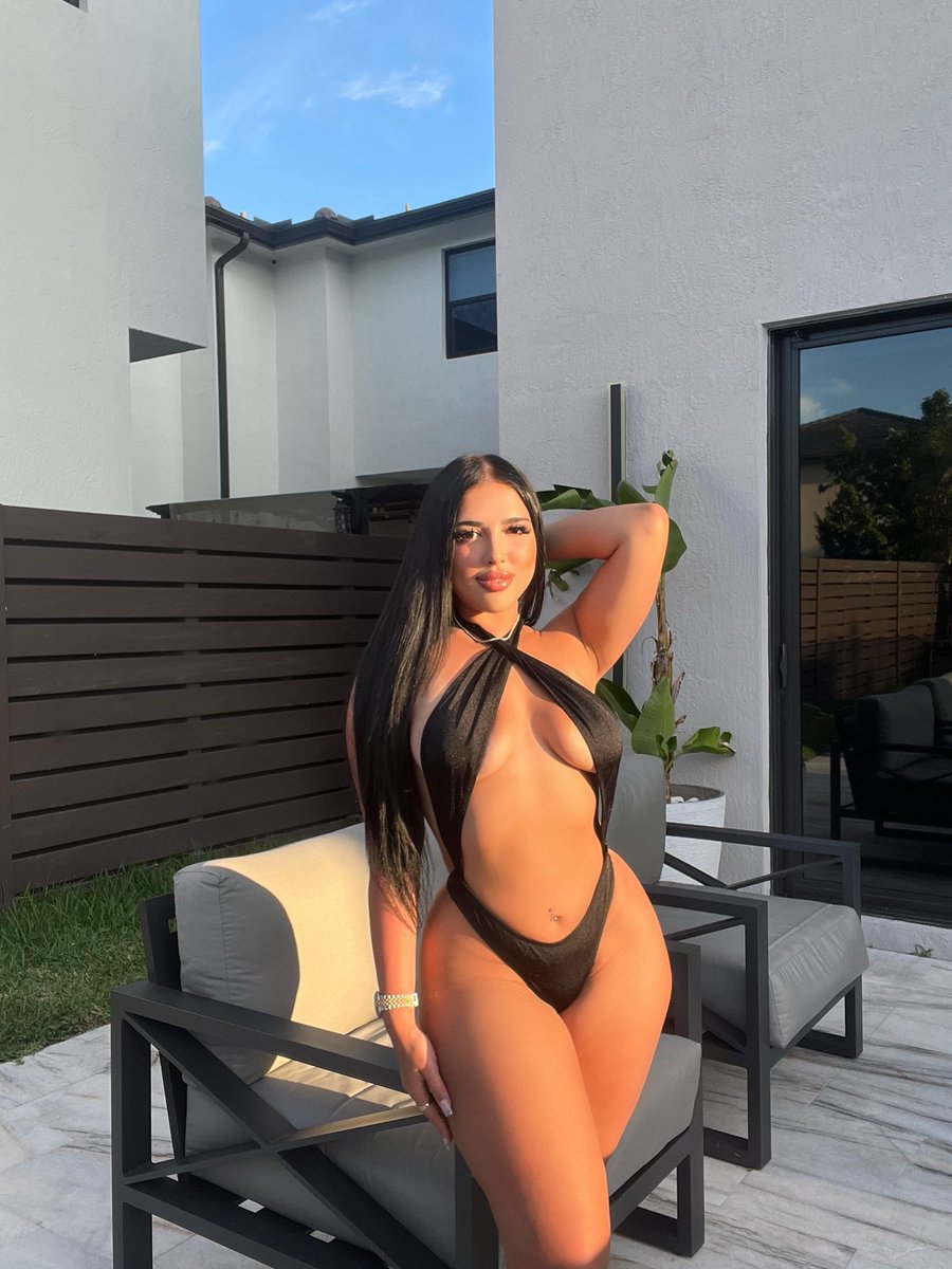 3xsharonx3's tweet photo. Sunkissed https://t.co/jvTsBGygAp