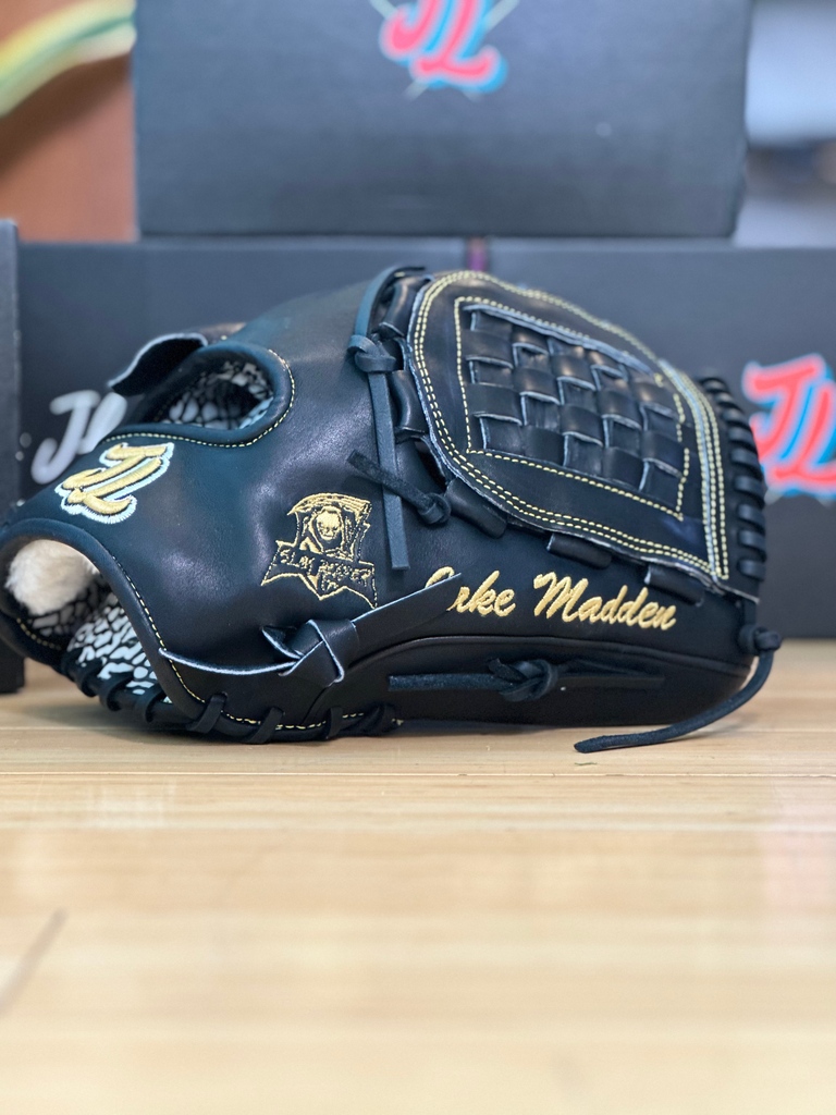 jlgloveco's tweet photo. Black Leather and Basket Webs for Angels top 15 prospect Jake Madden ⚫️🗑️🕸️

#DNA by: @Jakemadden01 https://t.co/3NmoLLgmlu