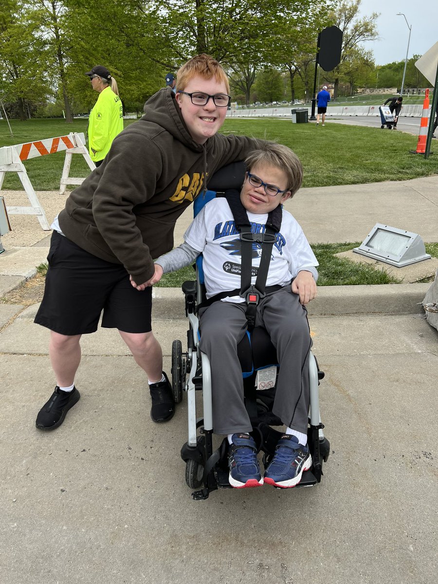 ONWIPS's tweet photo. Some our our students were able to participate in some pre-NFL draft festivities last night, and it was a BLAST! They had such a good time! https://t.co/QRsfvXS4Kj