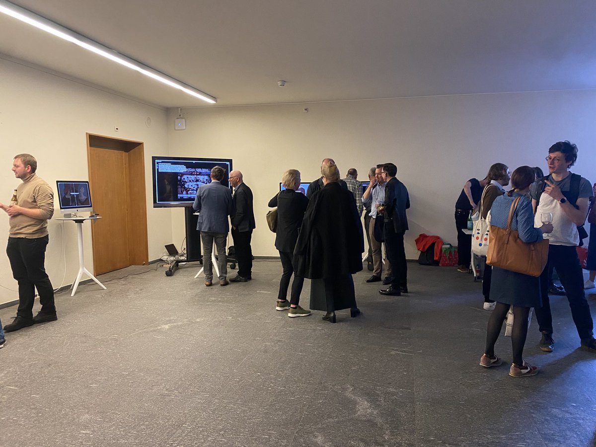 culture_virtual's tweet photo. #curiositas #digitalesschaudepot #museumfaesch Vernissage mit Dank an @basel_stadt @HistMuseumBs @kunstmuseumbs @DHLabBasel @BaselHistory https://t.co/nWkTZ0aMIO