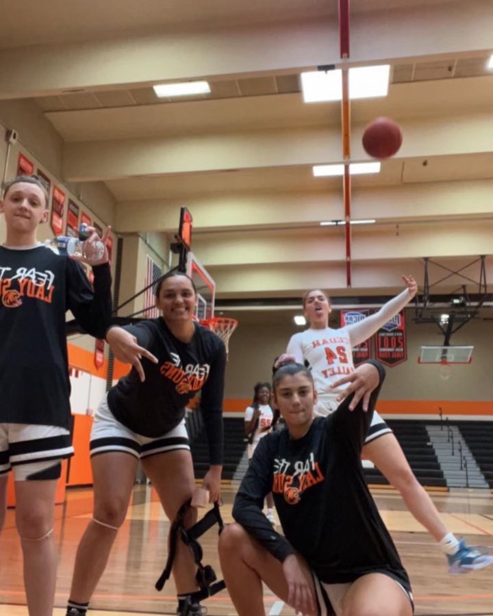 KateFaith_1's tweet photo. The time has come to say goodbye I will be transferring! I want to Thank my coaches and team mates @Cedarvalley_WBB Iam grateful for all the time and energy you have invested in me and for believing in me when I didn’t believe in myself. I’m leaving with a 3.6 GPA ❤️#StayTuned https://t.co/Xpgop3v6gm