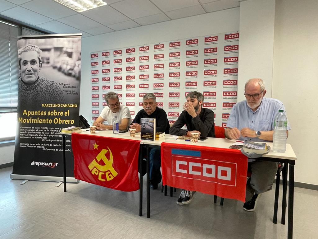 EUcoruna's tweet photo. #AgoraMesmo, na presentación do libro de Marcel Camacho "Apuntes sobre el movimiento obrero", con @Crego89. ✊🏻✊🏻✊🏻 https://t.co/QfsTwLVc7O
