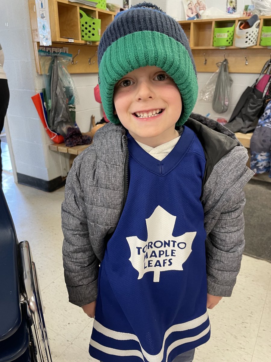 Mrs. M and Mrs. Hooper's Class tweet media