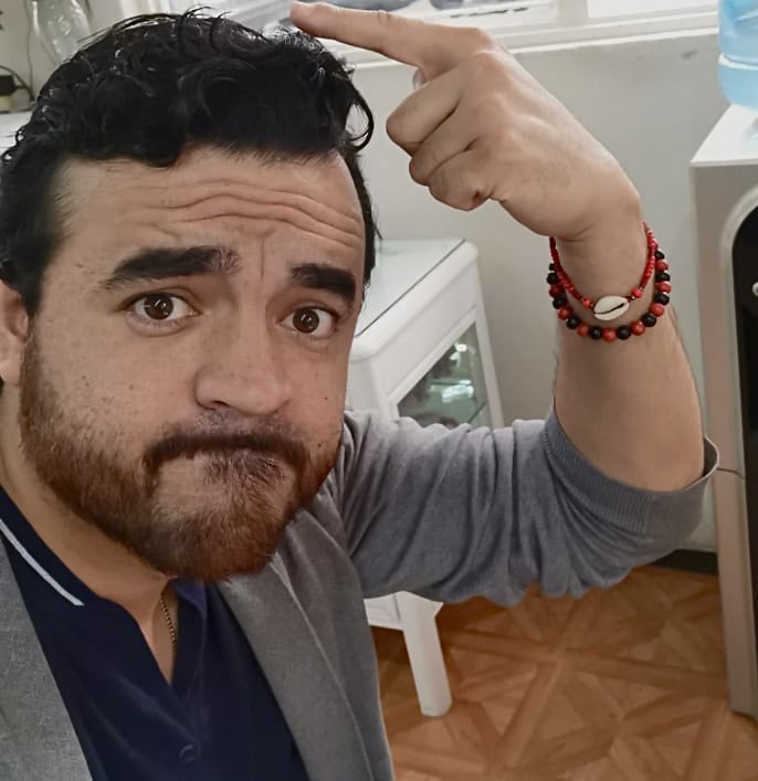 .  ⢀⡤⣄⡀⠀⠀⠀⠀⠀⠀⠀⠀⠀⠀⠀⠀
⢠⡏⠀⠀⠳⡄⠀⠀⠀⠀⠀   ⣀⣀⣀⠀⠀⠀ 
⢸⠃⠀⠀⠀⢿⠀⠀⠀⠀  ⣼⠃⠀⠘⢧⠀⠀
⢸⡆⠀⠀⠀⠸⡆⠀⠀   ⣸⠃⠀⠀⠀⠈⢧⠀
⠈⣇⠀⠀⠀   ⣧⠀   ⠀⡏⠀⢦⠀⠀⠀⠸⡆
⠀⢹⡀⠀⠀⠀⢸⠀     ⢸⠇⠀⠘⢧⡀⠀⣸⠃
⠀⠀⢳⠀⠀⠀⢸⡆     ⢸⠀⠀⠀⣼⠙⠋⠁