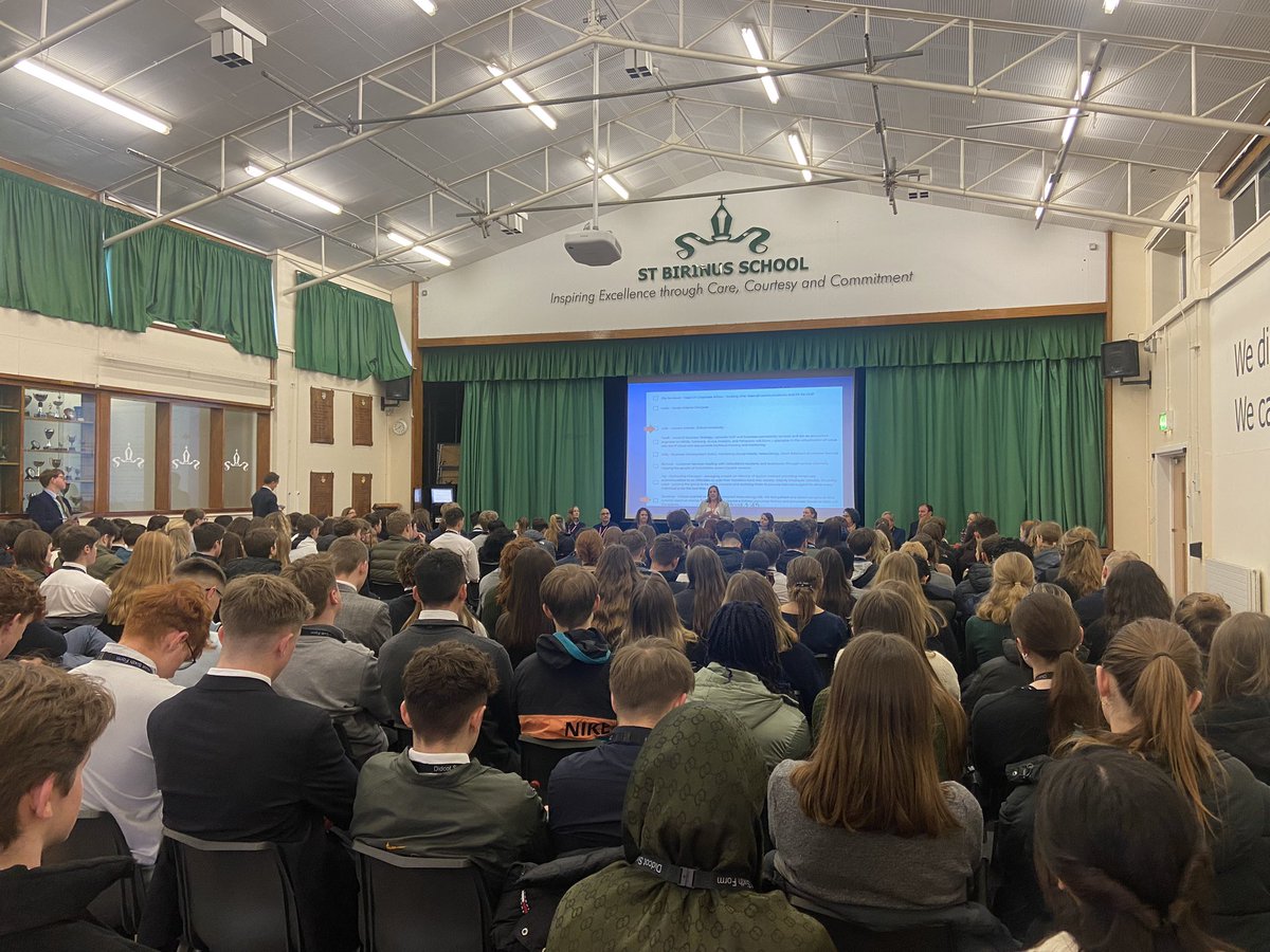 Yesterday Year 12 students were very lucky to be presented to and offered mentoring sessions from 13 local professionals.