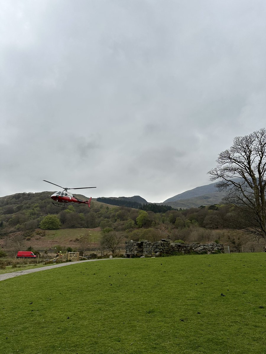 ysgolbroallta's tweet image. Rhan 4 o’r daith - Bedd Gelert 🐕 Part 4 of the trip - Bedd Gelert 🏴󠁧󠁢󠁷󠁬󠁳󠁿 #blwyddyn6 #pwllglo