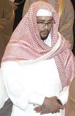 kingsaud's tweet photo. انتقل الي رحمة الله تعالي اليوم ،الأمير  بندر بن متعب بن عبدالله بن سعود بن عبدالعزيز ، رحمه الله وغفر له واسكنه فسيح جناته ،اثر نوبه قلبيه في مدينة #الرياض ، ونتقدم بالعزاء لأسرة #الملك_سعود رحمه الله ، وأبناء وأسرة الأمير عبدالله بن سعود ،وعمته الأميرة نايفة بنت سعود ، وشقيقه الأمير سعود بن متعب بن عبدالله بن سعود ..وانا لله وانا اليه راجعون ..