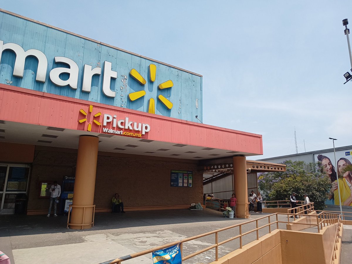 Tavixxx1's tweet photo. De compras jejejeje haber a quien me encuentro 😈 https://t.co/IhMbjvPR0W