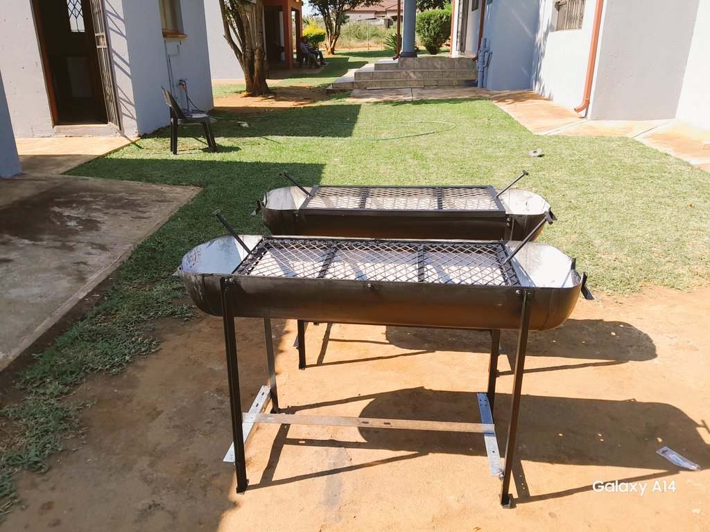 tebogo970227's tweet photo. Braai stands for sale... https://t.co/JmoHrXKc5y