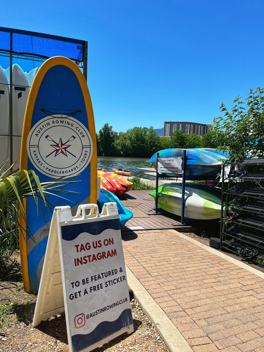 Kayaks and stand up paddle boards are ready for our @SMB_ash attendees! It’s a great day for some time on the lake ☀️