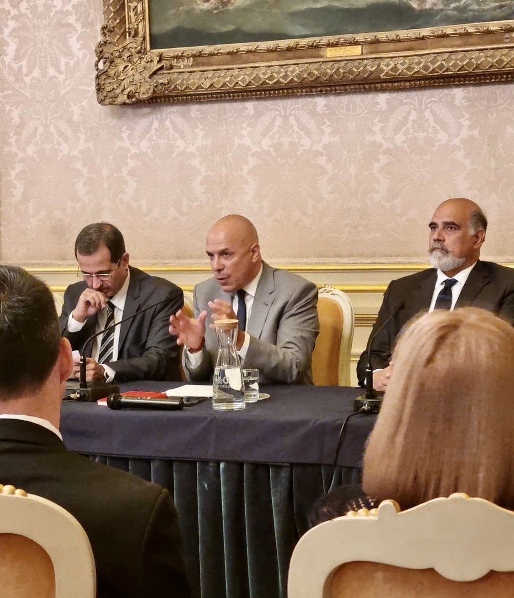 paulo_cafofo's tweet photo. 📣 Na sessão de abertura da reunião anual das Comissões Temáticas do Conselho das Comunidades Portuguesas, onde elenquei as ações do Governo e o forte empenho no reforço das políticas para a Diáspora: apoios sociais, associativismo, ensino português e melhorias na rede consular. https://t.co/N9jfM42yw1
