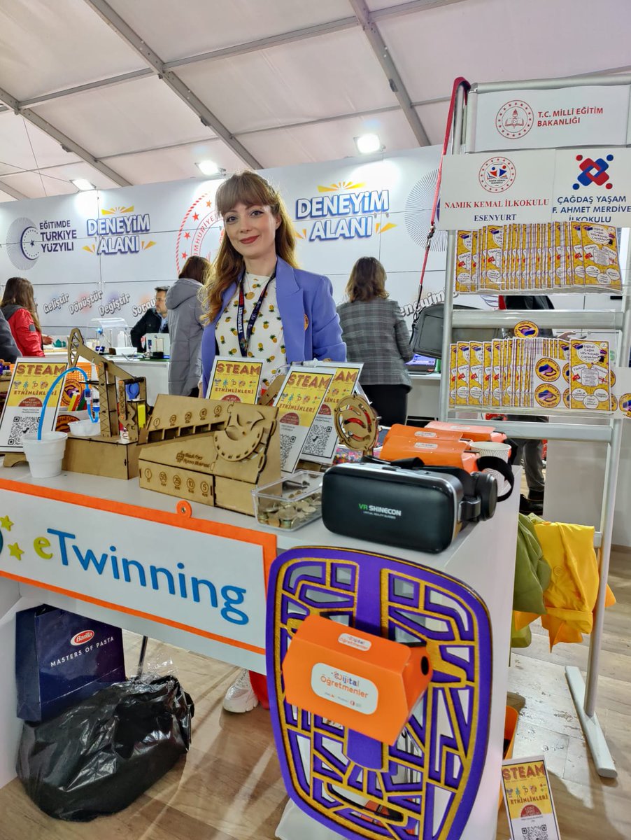 eTwinning_ist's tweet photo. Esenyurt Namık Kemal İlkokulu öğretmeni Duygu ŞAHİN TURAN'ın kurucusu olduğu ve Beylikdüzü Çağdaş Yaşam Prof. Ahmet Merdivenci İlkokulu öğretmeni Canan SULH'un proje ortağı olarak katıldığı "Alpha Generation Children of the Digital Age" eTwinning Projesi TEKNOFEST'te sergilendi. https://t.co/y4blrLthUj