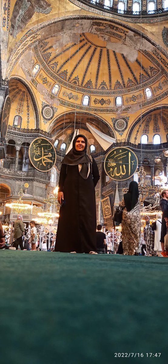 @ersinceliq Elhamdülillah 🤲 Açanlardan Allah razı olsun.
Allah'ın mabedine, fethin sembolüne bilet alarak girip ziyaret etmek ne çok acı verirdi. Hep duamdı. Aslına dönsün namazı kılıp öyle gezelim diye. Elhamdülillah, elhamdülillah