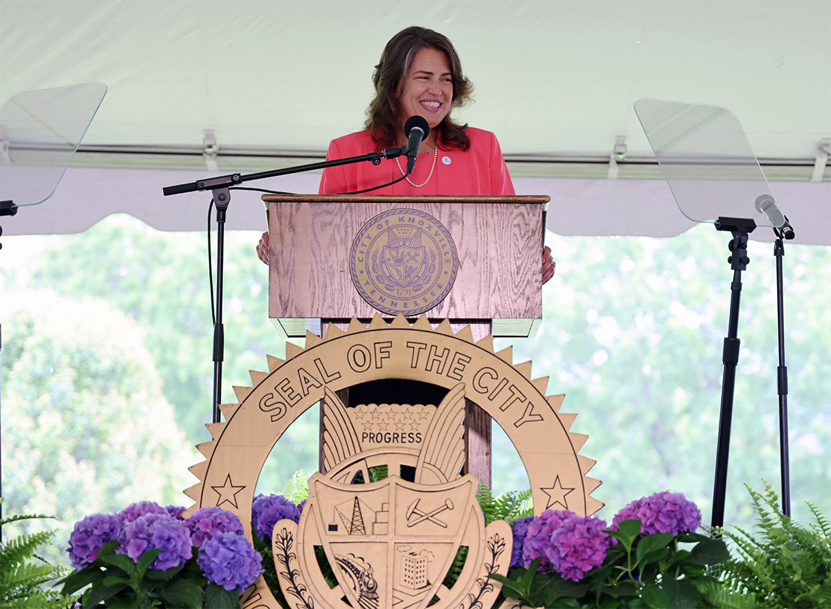 Amazing State of the City event yesterday at Western Heights!  The 2023-24 budget prioritizes affordable housing, public safety, infrastructure, and great public spaces - for more info, click here:
knoxvilletn.gov/news/2023/mayo…

Thanks to all who came &amp; who make Knoxville so special!