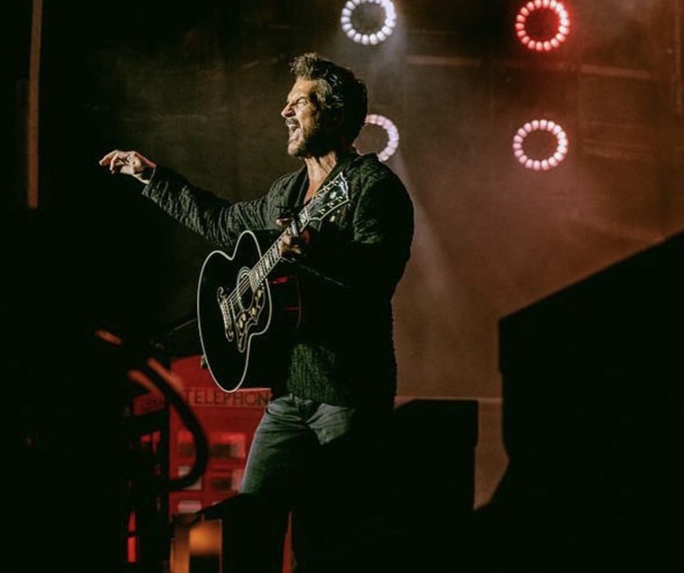 notiarjona's tweet photo. La gira BLANCO Y NEGRO de USA. VOLVER. Inicia mañana. Somos todo emoción.
El que tenga miedo....... que pegue un grito.
Seattle y Portland esta semana. Vamos con todo.
Posteo @Ricardo_Arjona https://t.co/i6MMMMsxqD