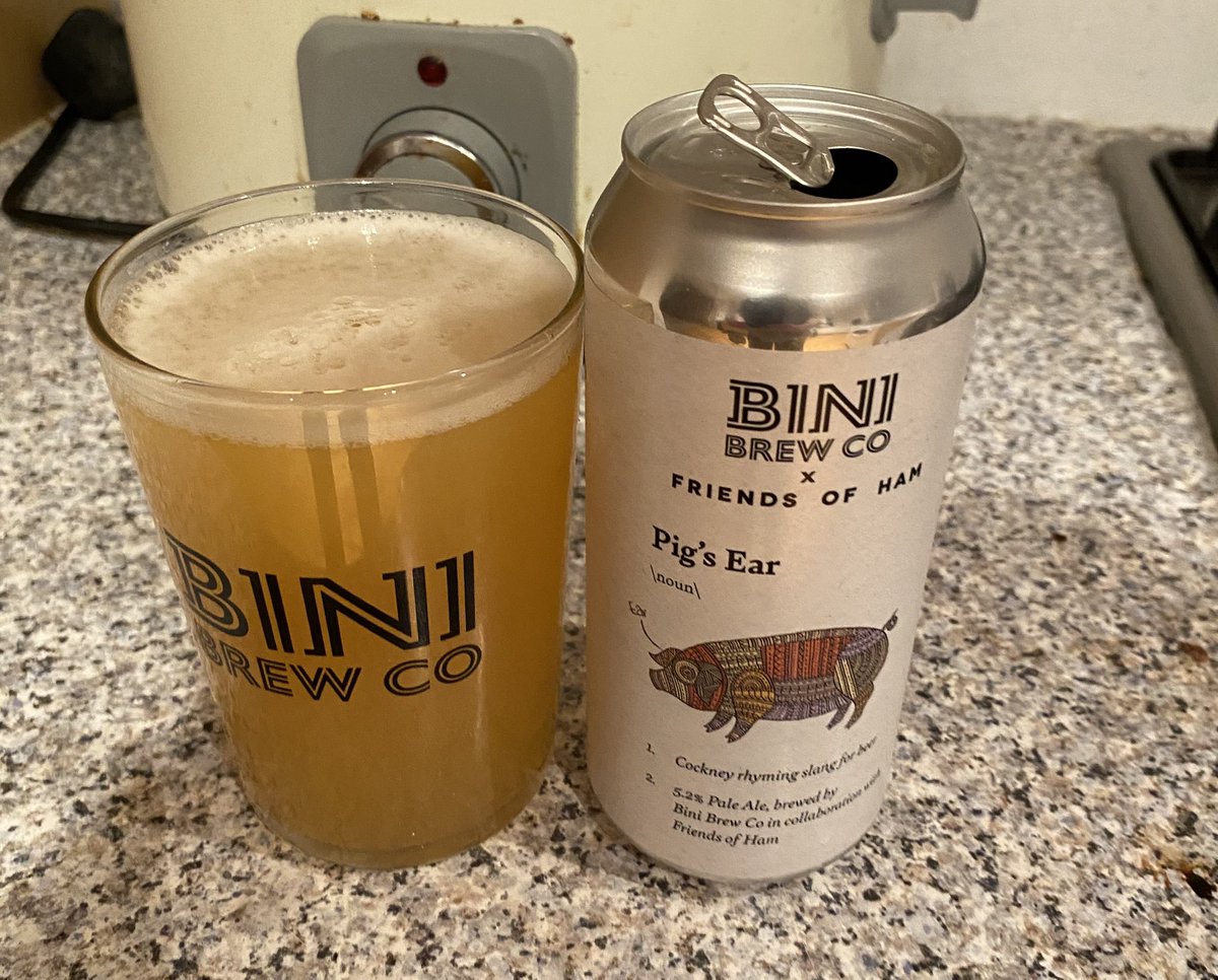 craftwo04350732's tweet photo. From @BiniBrew @friendsofham #collab #pigsear 5.2% #paleale ,this is a great beer with just the slightest hint of a bit of spice when drinking it,hops include #nugget #citra https://t.co/DWgyTEx2Aw