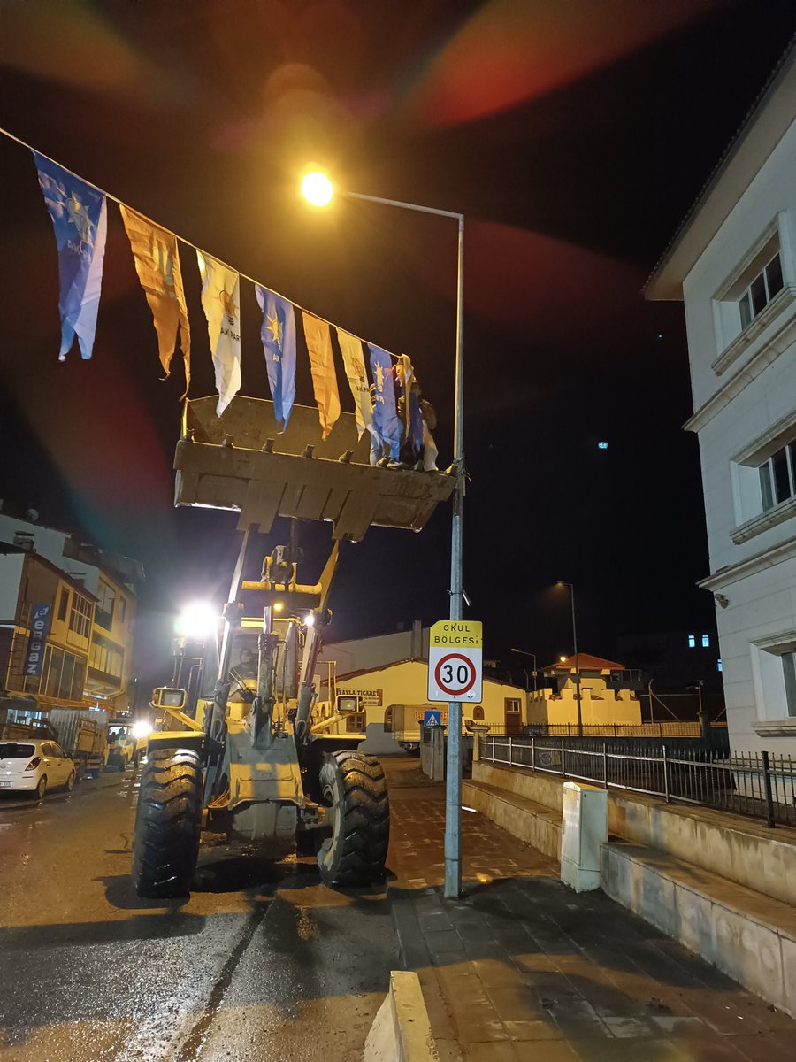 Omeryesil025's tweet photo. “Aşkınan Koşan Yorulmaz imiş…”
Yiğit bir anadan doğan
Er oğlu Erdoğan
Zalimlere korku salan
Recep Tayyip Erdoğan
Milletine aşık olan
Recep Tayyip Erdoğan"
@eyupkadirinan 
@avyusufibis 
@avibrahimK 
@gkocaaliler 
@akmelikyasar 
@AvMuhammetSunar
@eminbaskan25 
@ibrahimakdo https://t.co/XnvtzhNTIQ