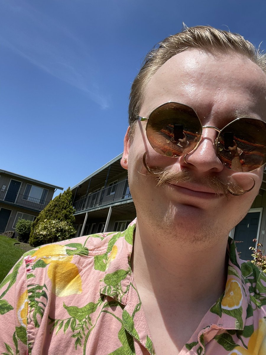 GuvNuhh's tweet photo. A rare sunny day in Oregon! https://t.co/9DL2U2TnZD