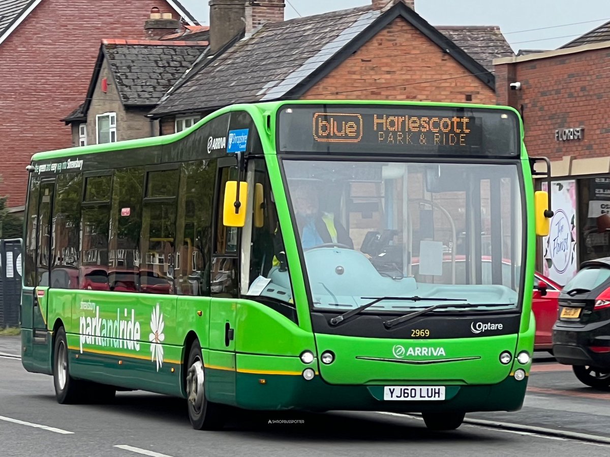 ShropBusSpotter's tweet image. Arriva Midlands Shrewsbury Park And Ride Livery Optare Versa Seen Passing Spring Gardens On Service Blue To Shrewsbury Town Centre 2969 YJ60 LUH 🚌📸