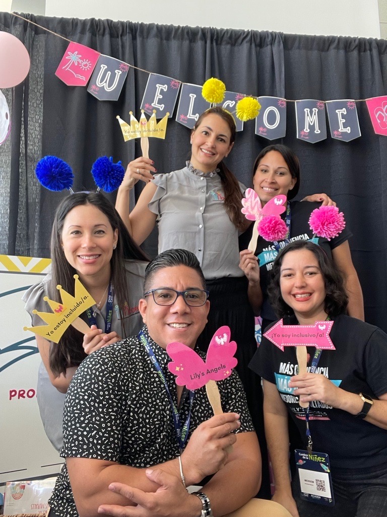 LilysAngels's tweet photo. ¡Exhibición de nuestra campaña de Inclusión en la Cumbre de la Niñez 2023 Somos Futuro! Gracias #ACUDEN por esta gran oportunidad para promover la inclusión en la niñez temprana #lnclusion #lilysangels https://t.co/VlLIw1y1ym
