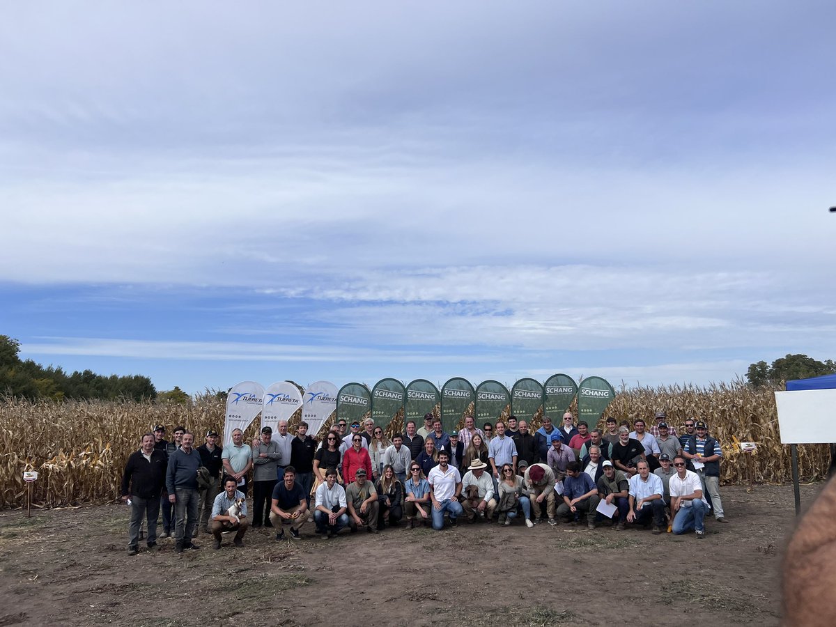 SCHANG Agronomía Veterinaria (@schangagrovet) on Twitter photo GRAN cierre de Jornada de Maíz!
Gracias a todos los que fueron parte !
<a href="/tito05_/">Tito Morales</a> <a href="/RaulojMartin/">Raul Martin</a> <a href="/fernandez_riky/">Ricardo Fernandez</a> <a href="/RigottiGerman/">German Rigotti</a> <a href="/Rafael_Lopez_27/">Rafael Lopez</a> <a href="/Rolobidegain/">Rolo</a> <a href="/JuliPiquero/">Julian</a> <a href="/FieldViewArg/">FieldView Argentina</a> <a href="/LaTijeretaMaiz/">La Tijereta Maíz</a> GRAN cierre de Jornada de Maíz!
Gracias a todos los que fueron parte !
<a href="/tito05_/">Tito Morales</a> <a href="/RaulojMartin/">Raul Martin</a> <a href="/fernandez_riky/">Ricardo Fernandez</a> <a href="/RigottiGerman/">German Rigotti</a> <a href="/Rafael_Lopez_27/">Rafael Lopez</a> <a href="/Rolobidegain/">Rolo</a> <a href="/JuliPiquero/">Julian</a> <a href="/FieldViewArg/">FieldView Argentina</a> <a href="/LaTijeretaMaiz/">La Tijereta Maíz</a>