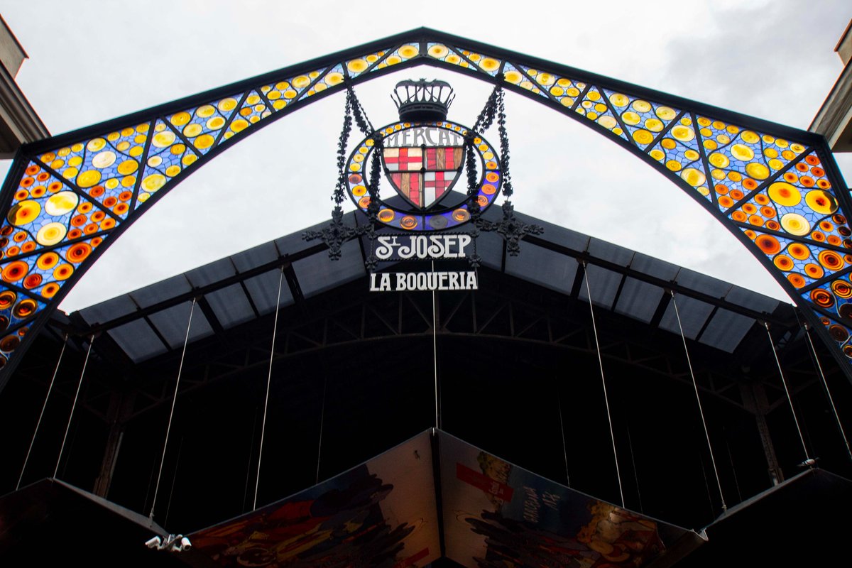 La Boqueria 

(Mercado de La Boqueria, Barcelona, Spain, September 2018)  

#photography #streetphotography #urbanphotography #cityscapes #architecture #archway #stainedglass #market #streetmarket #mercado #MercadodeLaBoqueria #LaBoqueria #Barcelona #Spain