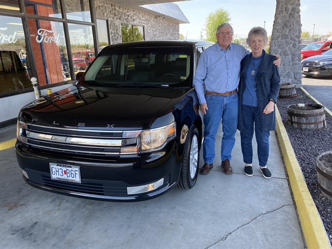 AutoPlazaFordSt's tweet photo. Congratulations Carl! #PettusFordSteGenevieve #MyNewRide https://t.co/RHWkOMYxCD