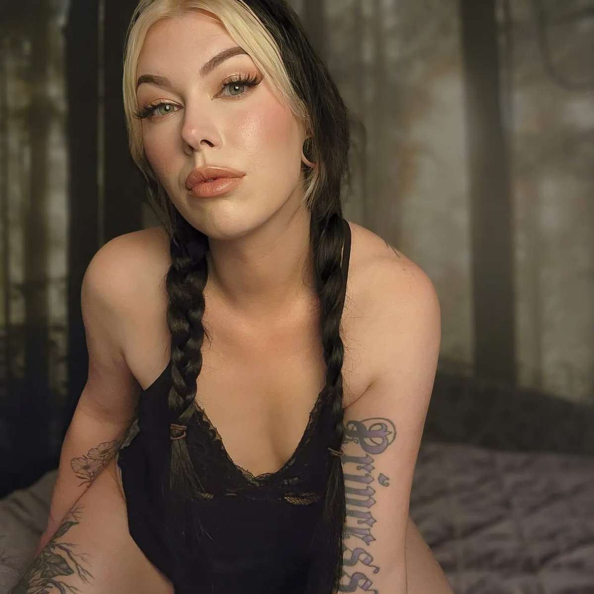 CultofCassi's tweet photo. Feeling playful today โบ๏ธ
#beauty #hot #hotmodel #fyp #foryou #foryoupage #onlyfansgirls #onkyfansmodel #sexytattoos #tattoolove #sexywomen #cutewoman #naturalwoman https://t.co/PbnxJSGUx2