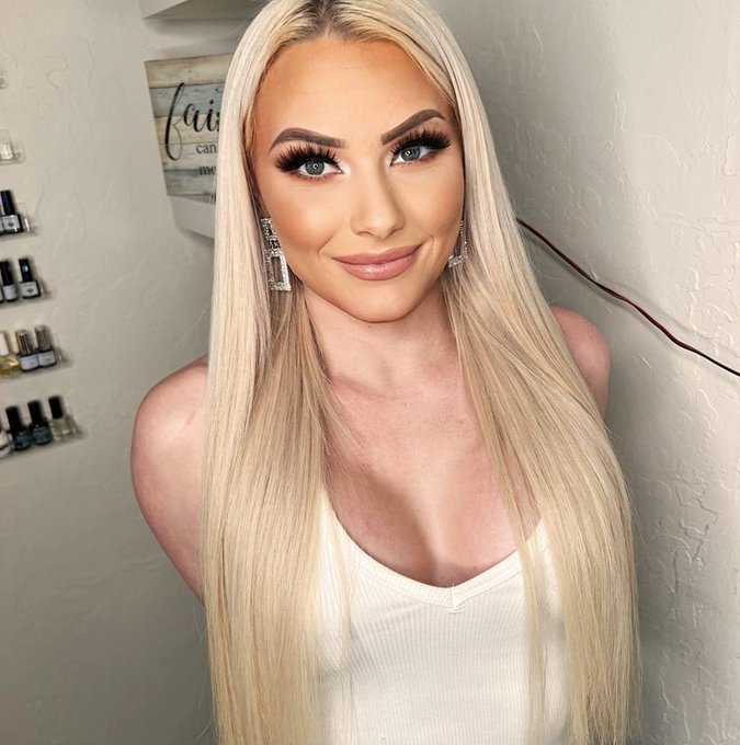 Cat Banks’s pics and videos