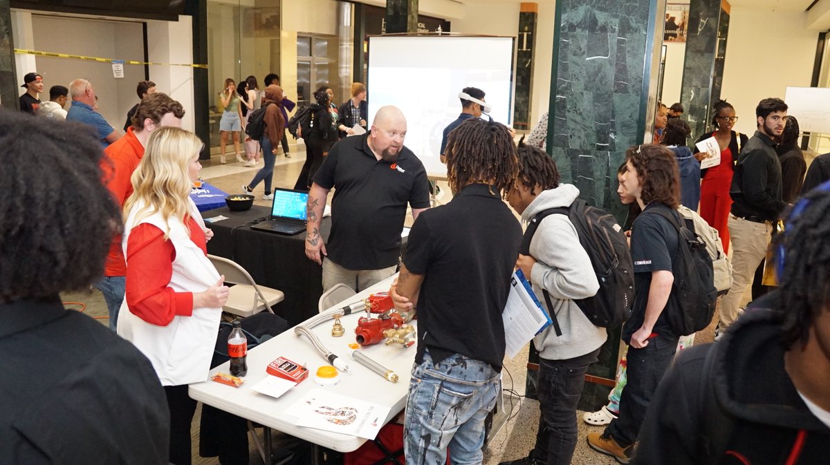 HenricoCTE's tweet photo. Virginia American Fire Sprinkler Association held a career fair with over 200 students visiting numerous companies at the new Adult Education Center at Regency. https://t.co/QNGBRFErOh #HenricoCTE #Henrico #HenricoVA #VAFSA #LifeReady #CareerReady https://t.co/XWMty7MEAX
