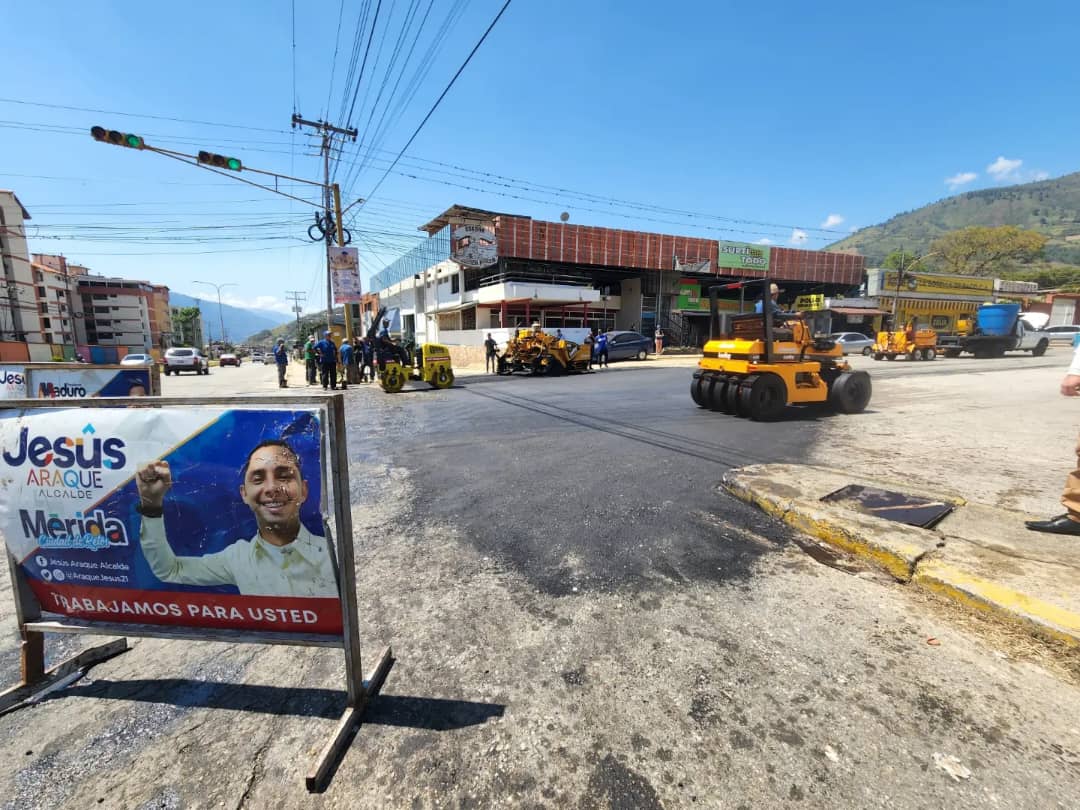 Saludos Mérida...!!!

Aprobado Crédito Adicional que enviamos para el Concejo Municipal con la finalidad de iniciar la próxima semana el Plan de Asfaltado en la Pedregosa, gracias a los recursos aprobados por nuestro Presidente <a href="/NicolasMaduro/">Nicolás Maduro</a>.

#MèridaCiudasDeRetos
