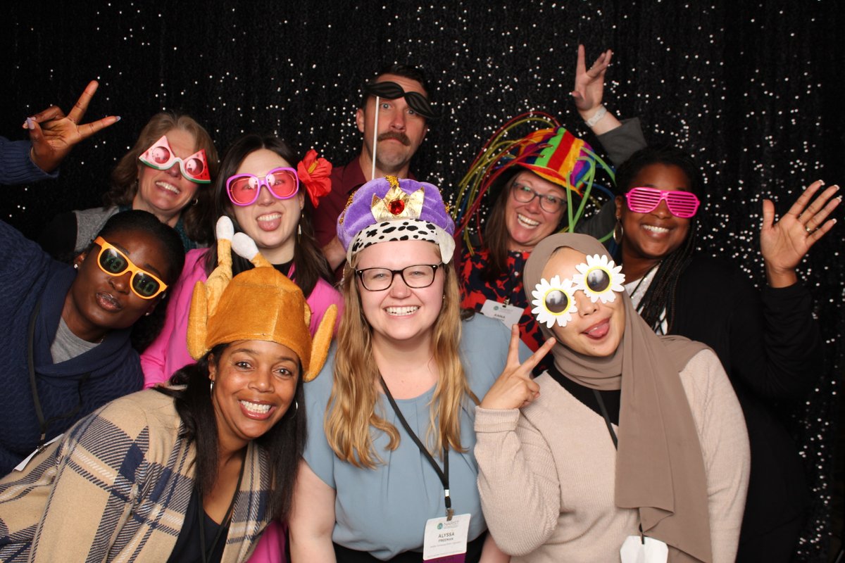 katyhosbeinCER's tweet photo. Getting to go to conferences is such a privilege and I love being able spend them with some of my best colleagues and friends. #NARST23 @GrantGardner19 @Danielle_Maxwel @STEMxicanEd @jessicakarchCER @Rahmi_QA @AngelaGoogle2 @afree2097 #TwitterlessJeff https://t.co/IBmOjQi9Ze