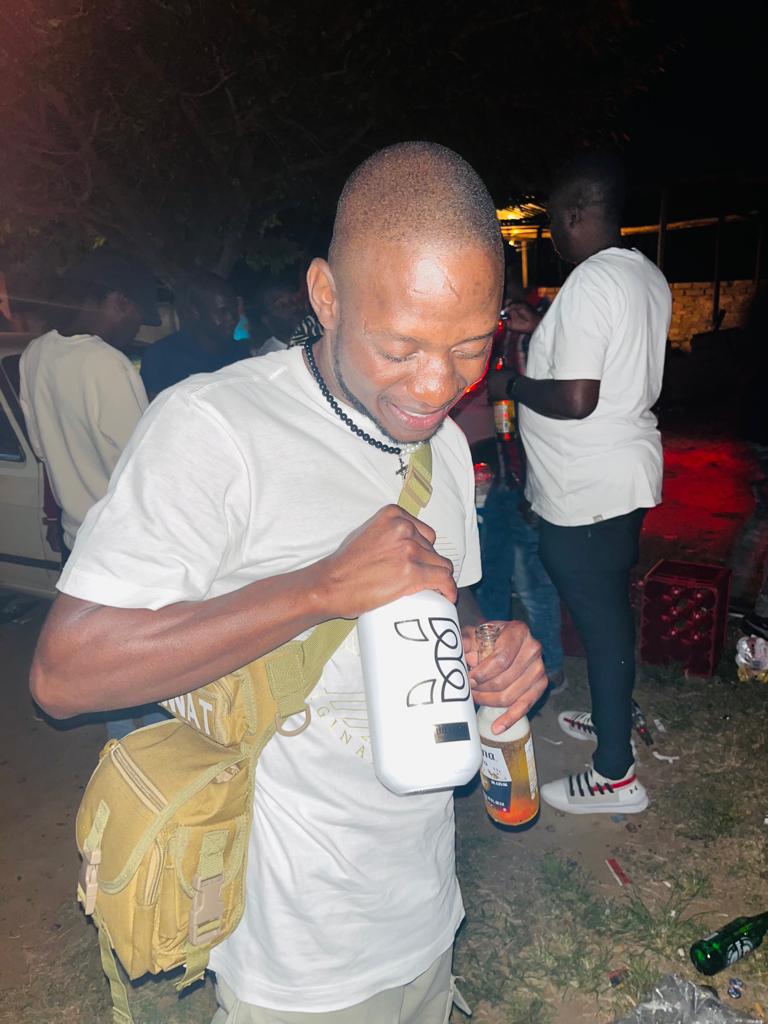 Craniumblxck's tweet photo. @casspernyovest Grootman it was my 1st time indulging the taste of wealth #Billiato and I must say I enjoyed it very much 😁🔥🔥🙏🏿 https://t.co/0IXUHtYAas