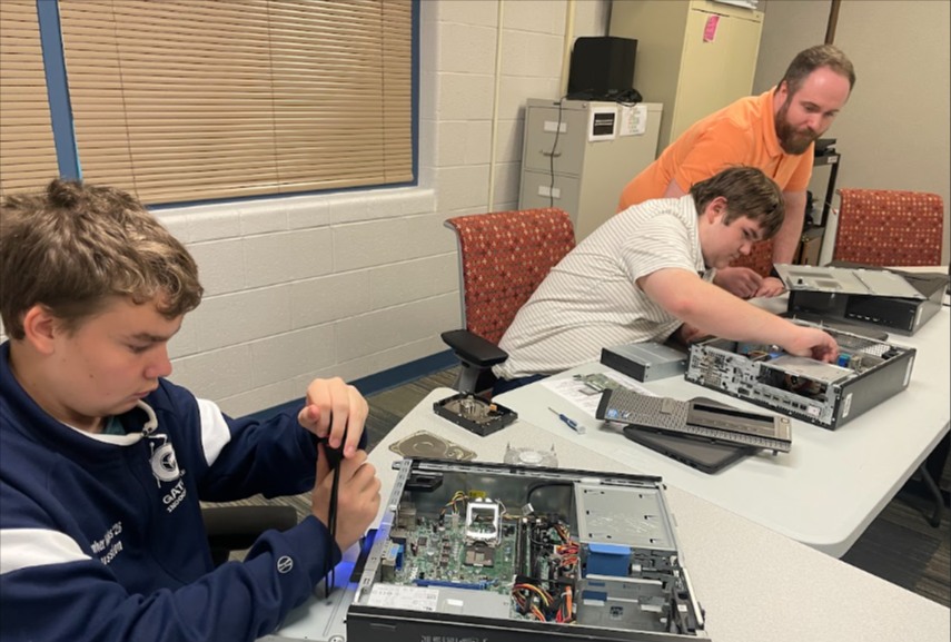WeAreEGTSD's tweet photo. Bring Your Child to Work Day Tech Team activities with @jvalver_EGTSD and Mr. Agar  #egtsdproud #edtech #technology #IT https://t.co/qNgd5kGESQ