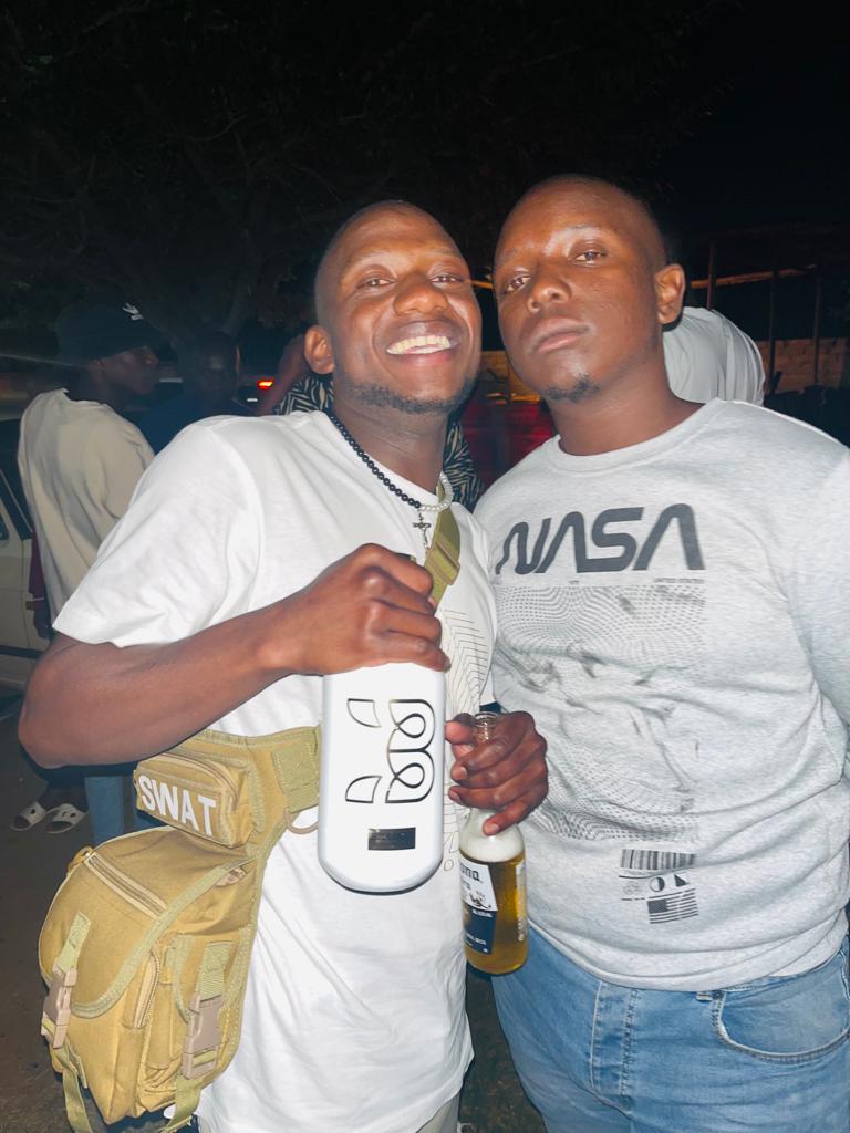 Craniumblxck's tweet photo. @casspernyovest Grootman it was my 1st time indulging the taste of wealth #Billiato and I must say I enjoyed it very much 😁🔥🔥🙏🏿 https://t.co/0IXUHtYAas