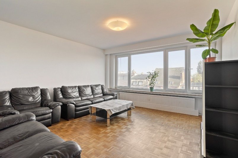 MyFutureHome_'s tweet photo. #TeKoop 🏡 RUIM 3 SLAAPKAMER APPARTEMENT IN CENTRUM ANTWERPEN
📍 #Borgerhout 💰 € 215000
📸 Contacteer de verkoper en bekijk meer foto's op https://t.co/72rmoZCwvg
#myfuturehome #vastgoed #tekoop #Borgerhout #Antwerpen #Appartement #Appartementtekoop #vastgoedplatform https://t.co/IDxi9hTewW