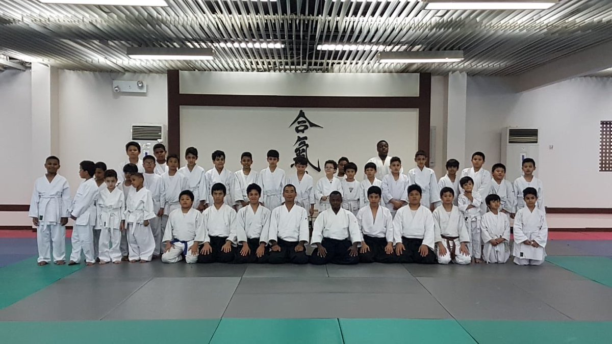 AikidoSaudi's tweet photo. رياضة الايكيدو للاطفال قوة وانضباط شخصي وتعامل مجتمعي إيجابي، هي قوة بدنية وصقل للشخصية بثبات داخلي مع الانضباط النفسي في ردود الافعال تجاه المواقف الصعبة، وهذا ما يميز رياضة الايكيدو و يجعلها من أوائل الرياضات المجتمعية للدفاع عن النفس، و ننصح الجميع بممارستها.# الايكيدو مجتمعي https://t.co/WaeHxcN3PV