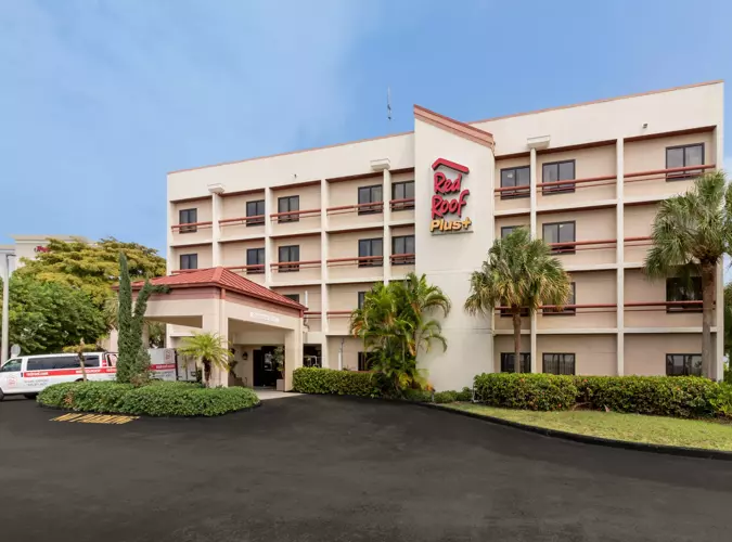 Miami Hotels tweet media