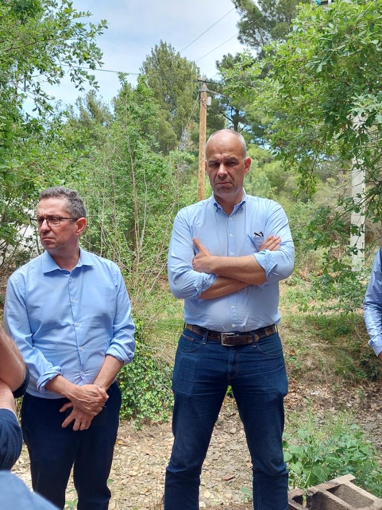 JeromeDespey's tweet photo. Avec ⁦@rousseautrocy⁩ Président ⁦@FNSEA⁩ nous apportons notre total soutien aux agriculteurs des PO. Sans #eau, c'est la perte assurée des récoltes de #fruits. Quel avenir pour la filière? Sans eau, pas d' #agriculture : c'est notre #alimentation 🇫🇷 qui est en danger https://t.co/Mt2cYX15MJ