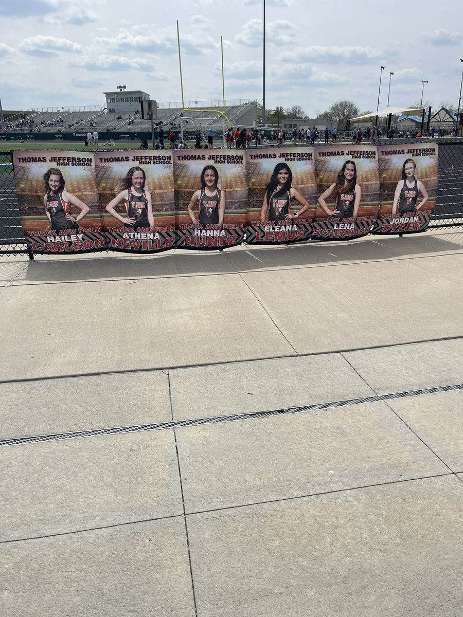 CBTJgirlstrack's tweet photo. Look at our beautiful seniors https://t.co/9QjSP8j5tm