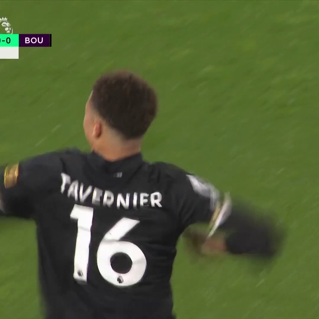 Not entirely sure what this celebration by Marcus Tavernier is. 😂

📺: @peacock | #SOUBOU”