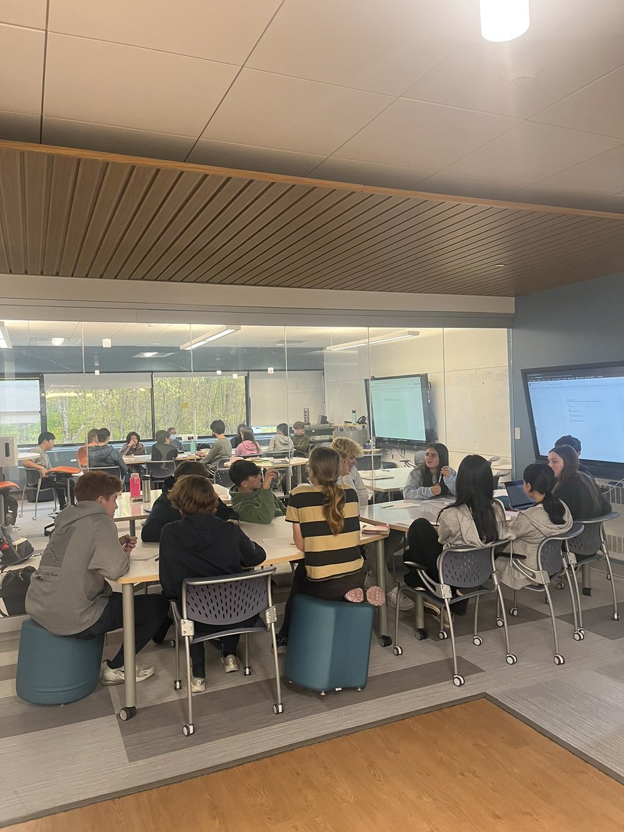 MsCallanTweets's tweet photo. Loved seeing our 9th graders tackle leading their own discussions on Romeo and Juliet today! #wearechappaqua https://t.co/J4AguQOcEC