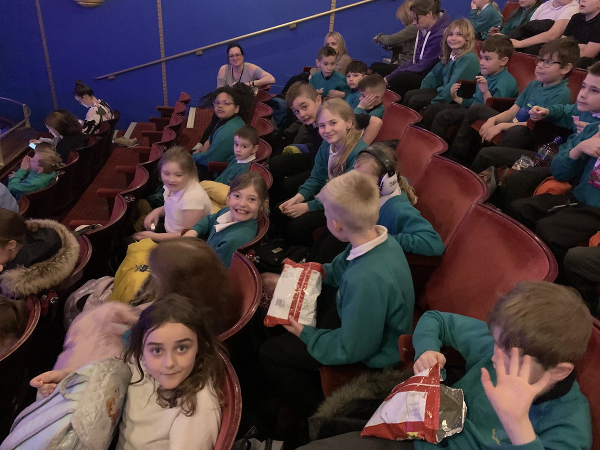 lynethgilman's tweet photo. “Sometimes you have to be a little bit naughty” @OakthorpeSchool KS2 “do” London @MatildaMusical combined with @NationalGallery My favourite quote when a child saw The Hay Wain by Constable: “look, it’s our painting” @Rise_MAT I feel proud to be their teacher. https://t.co/ovc99cwqMa