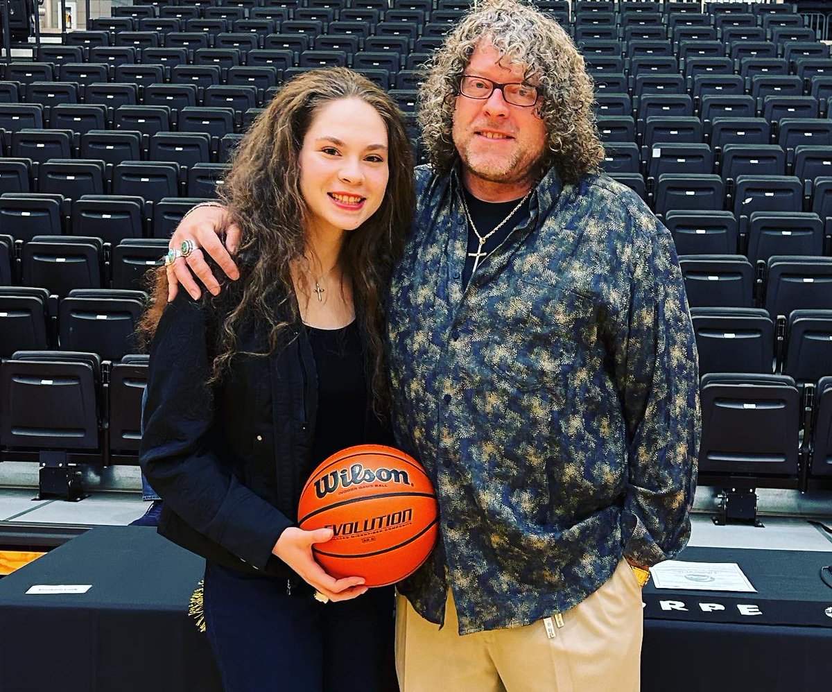 Elizabeth Luick tweet media