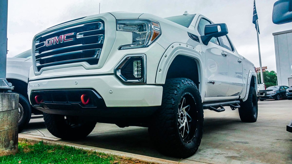 Check out our latest addition to the inventory 👀 - a 2021 GMC Sierra AT4 ✨High Roller Edition✨ with custom lift and tires! Click the link below to learn more and schedule a test drive today! 👇👇

Link - jerryhuntsupercenter.com/auto/used-2021…

#Truck #GMC #Sierra #At4 #4x4
