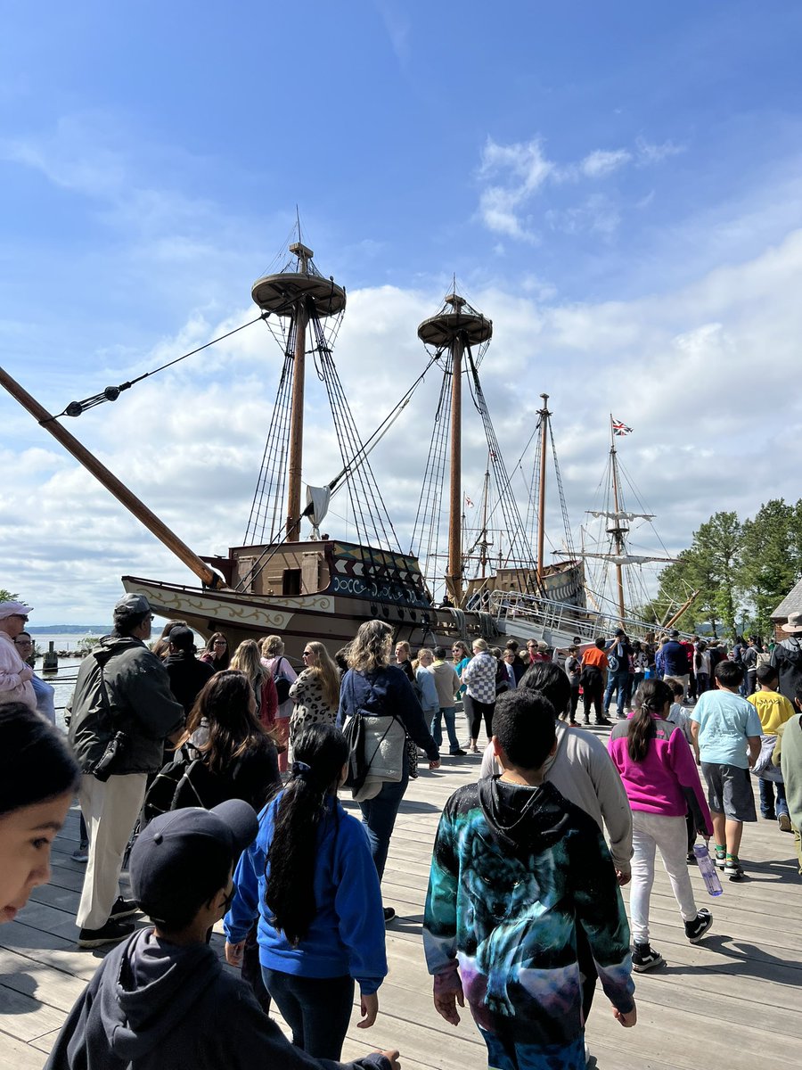 Ms_Elcan's tweet photo. Ships, shoes, and armor! Jamestown was a blast today! @JamestownTweets @RandolphStars https://t.co/Cn4cF8T8Ut