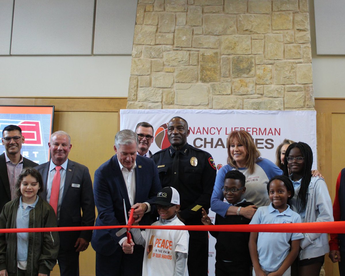 NLCharities's tweet photo. Nancy Lieberman Charities and Toyota were honored to unveil the latest Dream Court at Willowcreek Park in Plano, TX yesterday.

@NancyLieberman  @Toyota  @cityofplanotx  @PlanoPoliceDept  @PlanoParksRec @Toyota 
#DreamCourt #Charity #Community #Philanthropy #Nonprofit #Donate https://t.co/vfcFlBcRUL