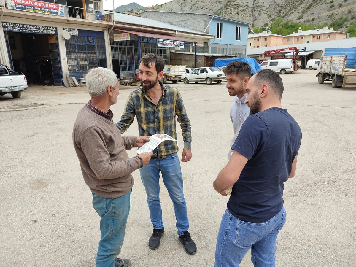 semrayvz84's tweet photo. Ardanuç sokaklarında direnişin sesi yükseliyor. Yayılıyor dalga dalga.
@tkpninsesi 
#OylarTKPye 
#TKPGelirHerŞeyDeğişir 
@Resulduran_08 https://t.co/Xe9yvYosMh